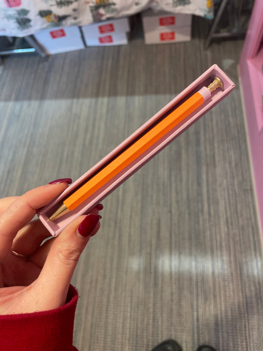 Orange papier pen