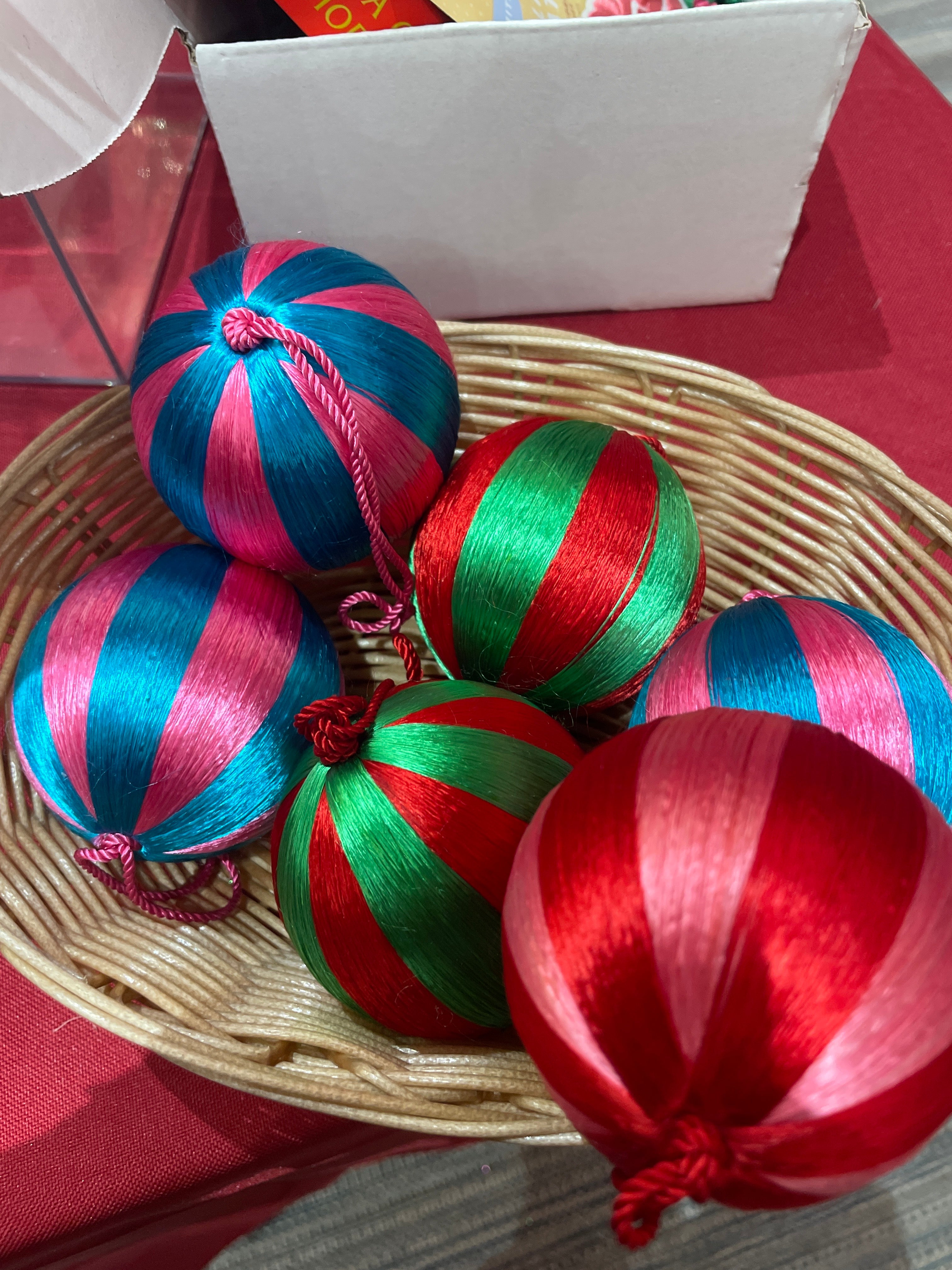 2 for 8 baubles (round silk stripes)