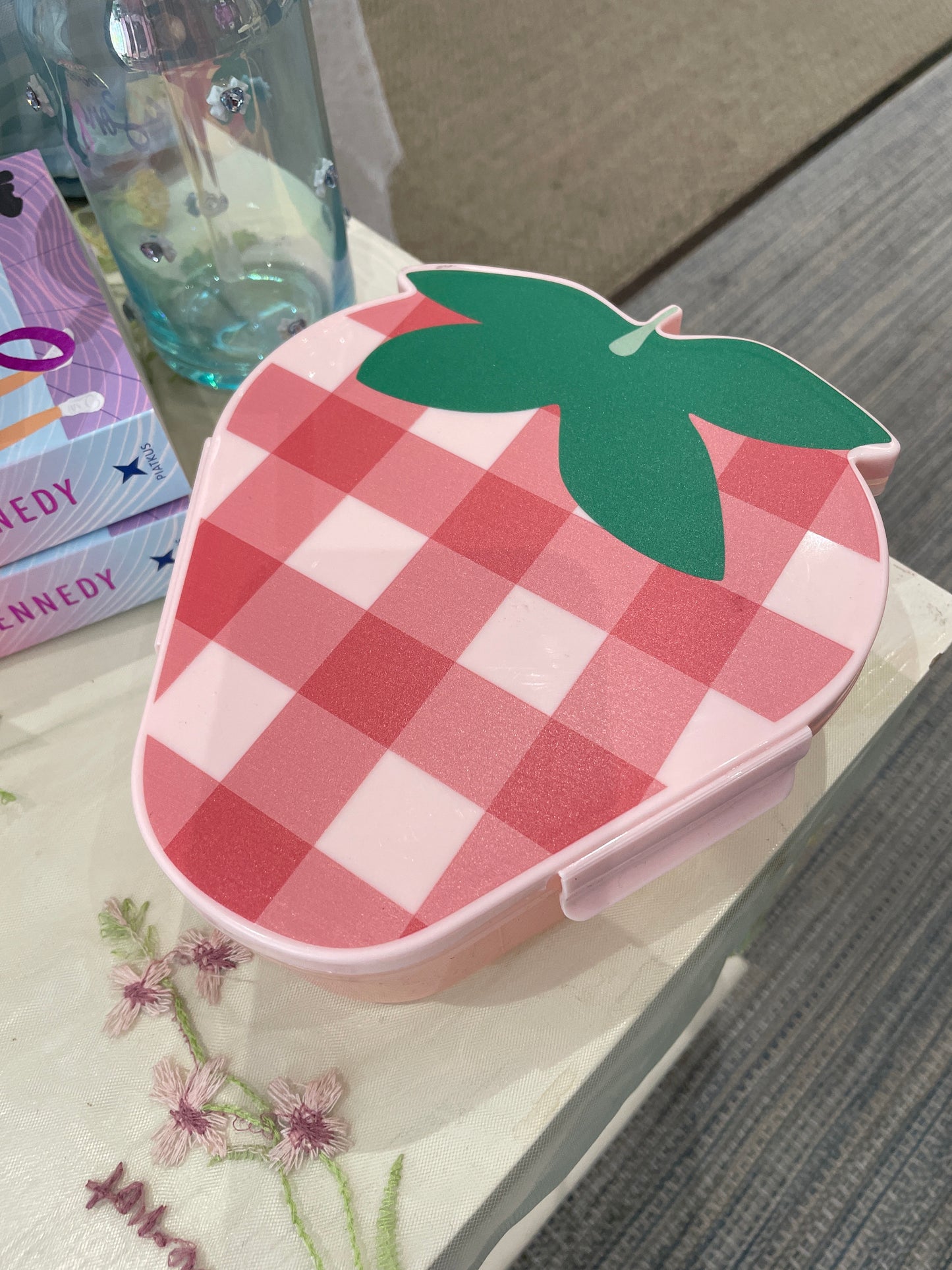 Strawberry container