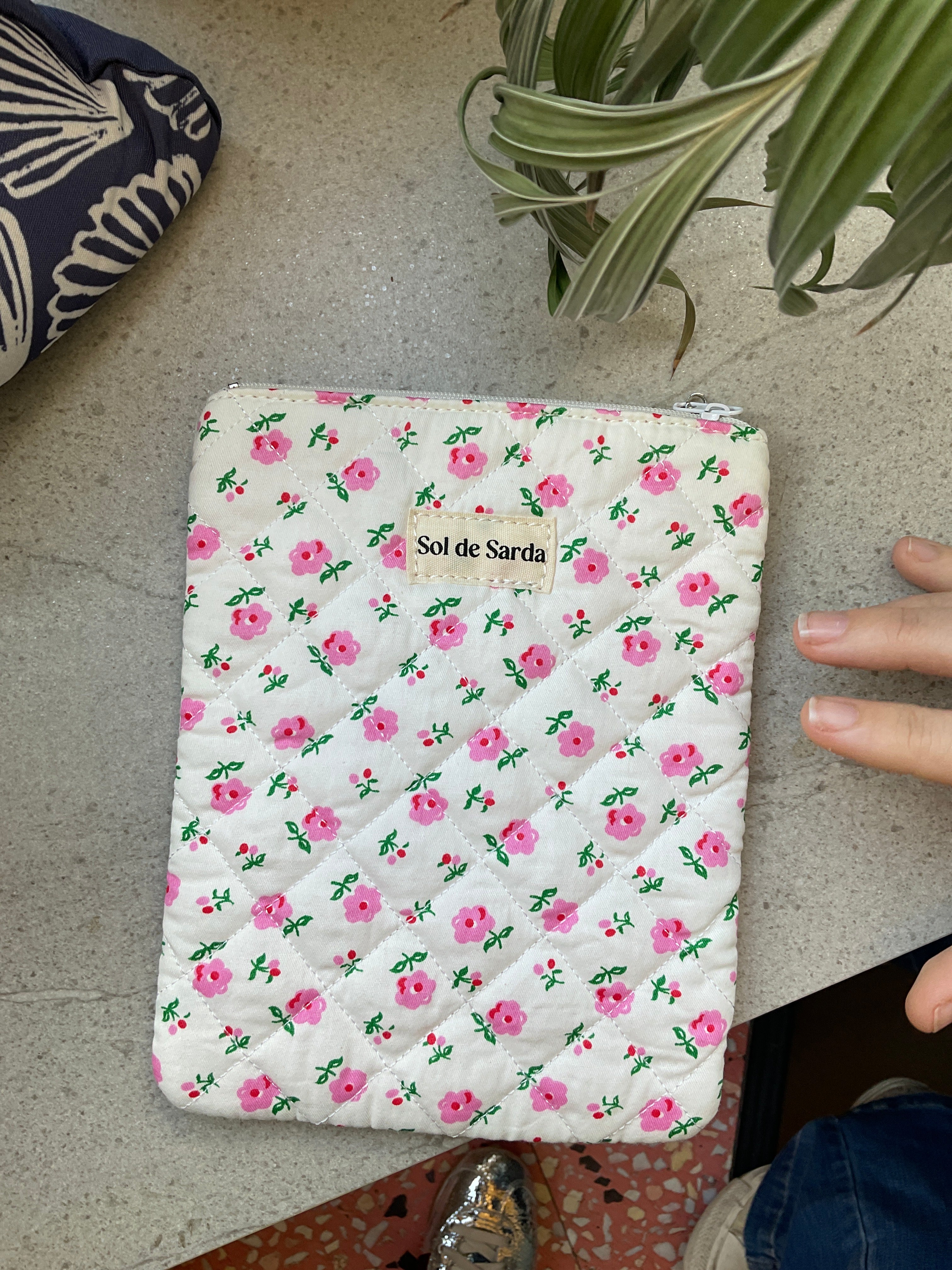 Kindle pouch