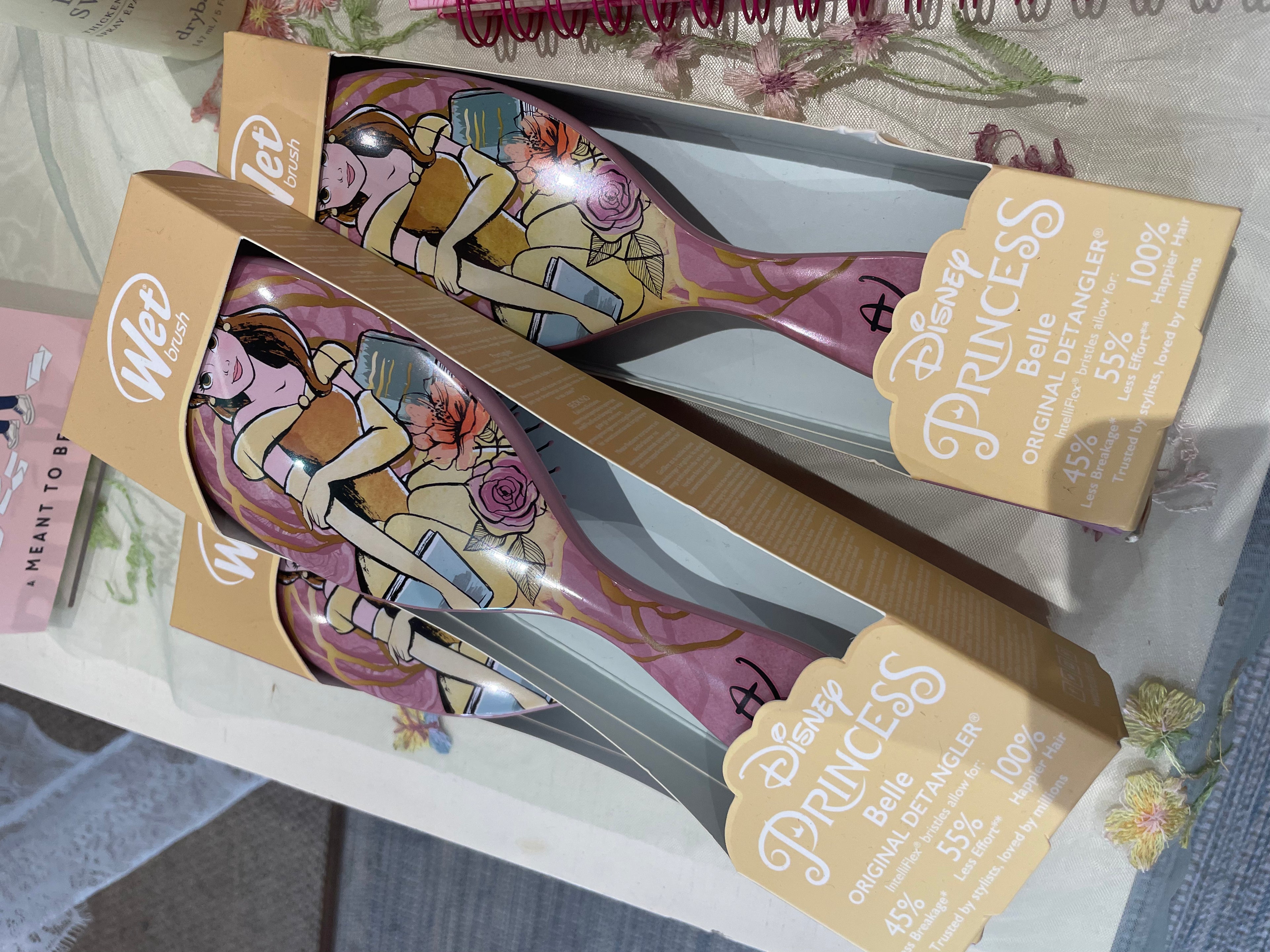 Belle hair brush